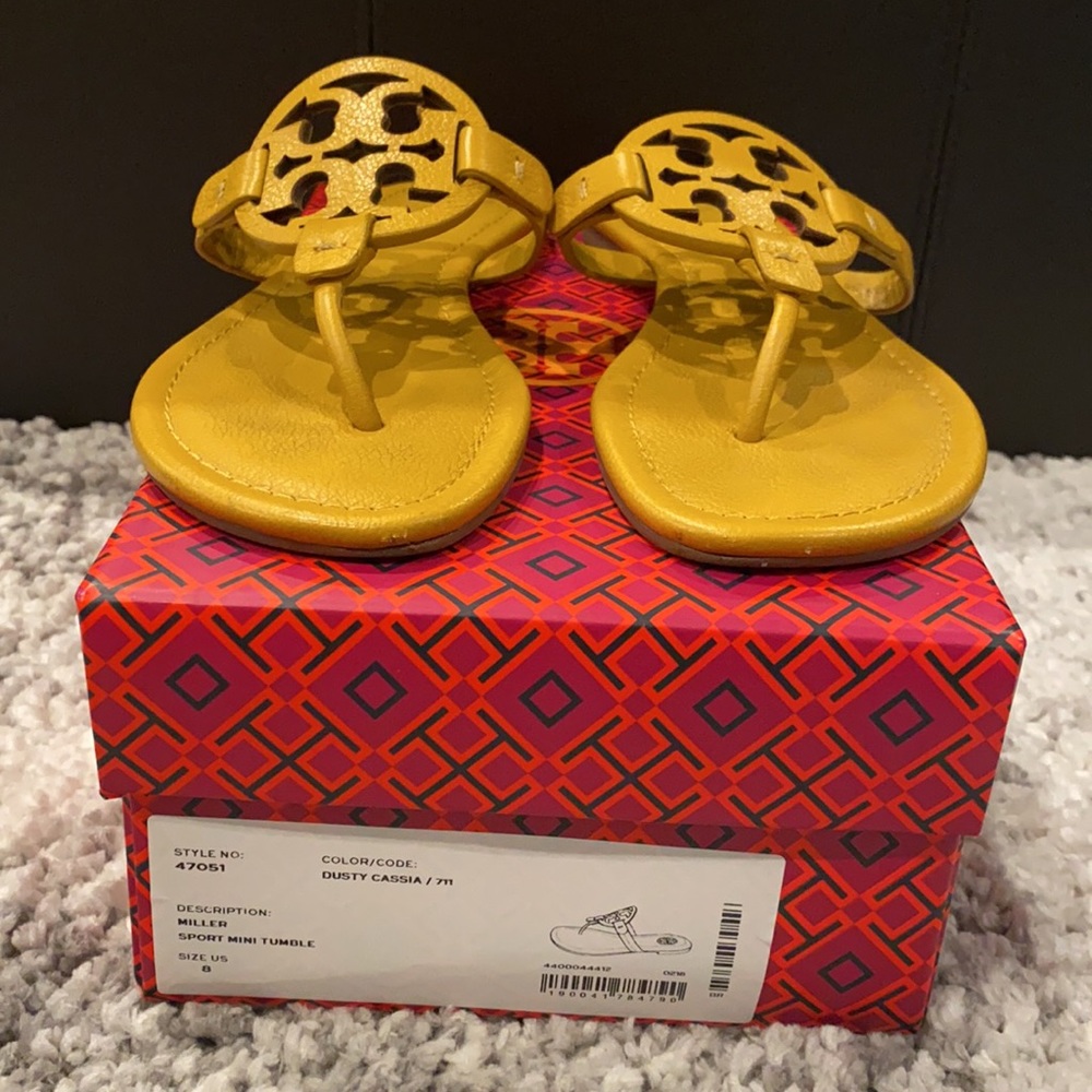💛 Dusty Cassia Tory Burch Miller Very Good Used Condition Dust bag included.